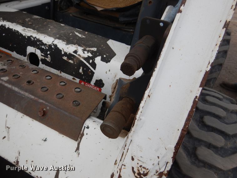 image for item DF7368 2001 Bobcat 773 skid steer