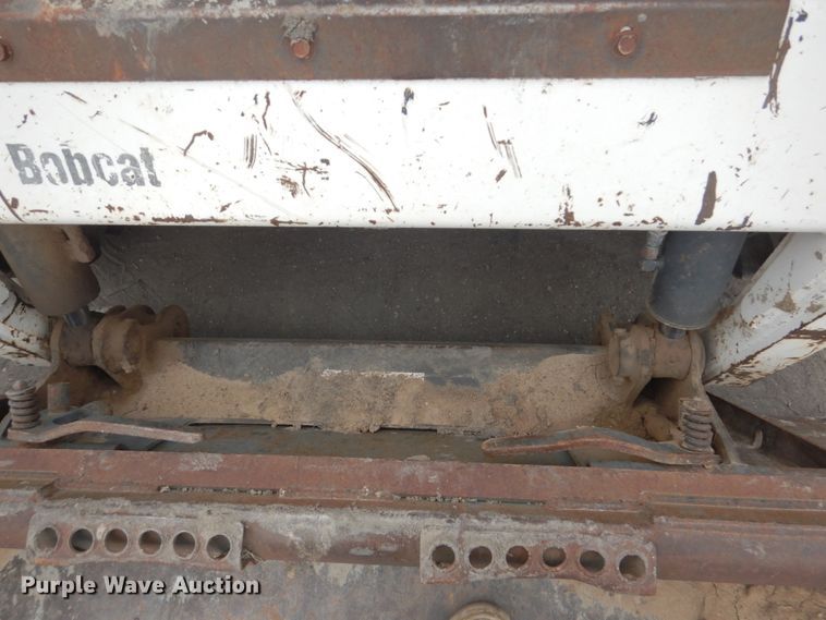 image for item DF7368 2001 Bobcat 773 skid steer