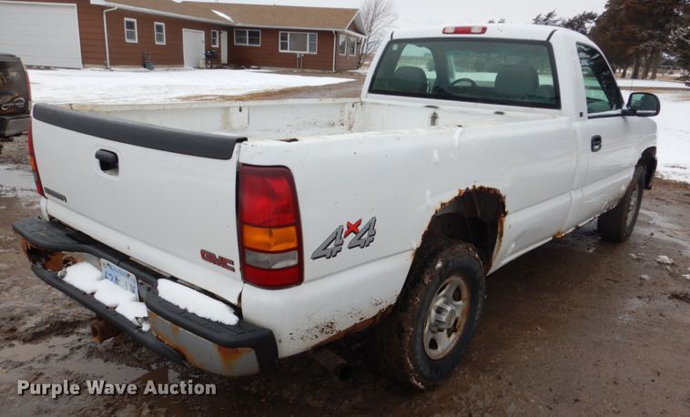 image for item DF7371 2001 GMC Sierra 1500 pickup truck