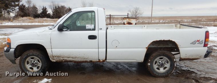 image for item DF7371 2001 GMC Sierra 1500 pickup truck