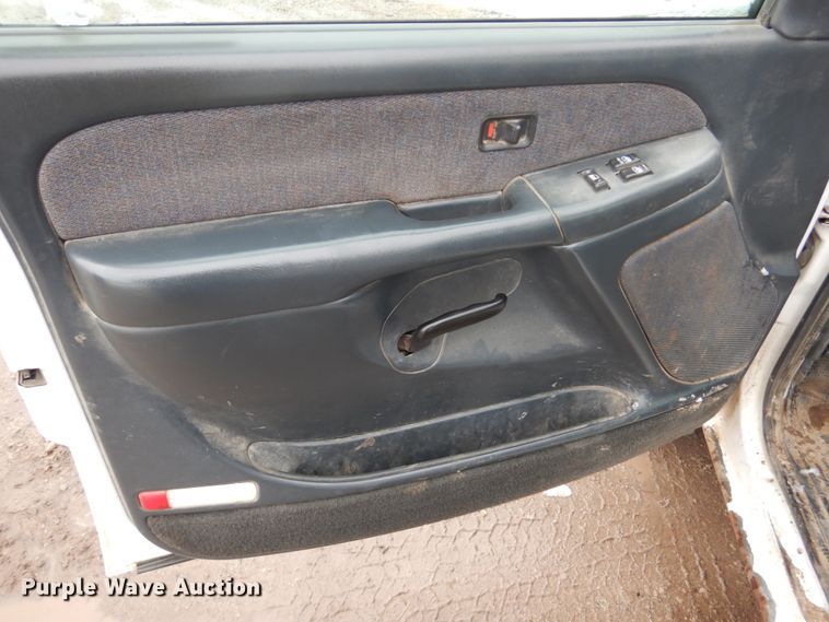 image for item DF7371 2001 GMC Sierra 1500 pickup truck