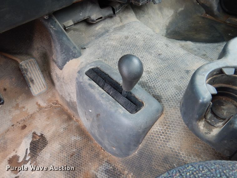 image for item DF7371 2001 GMC Sierra 1500 pickup truck