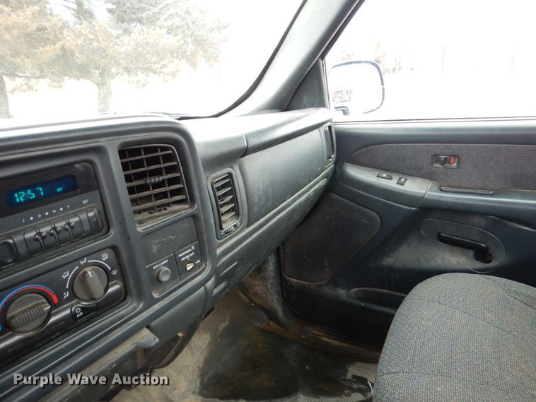 image for item DF7371 2001 GMC Sierra 1500 pickup truck