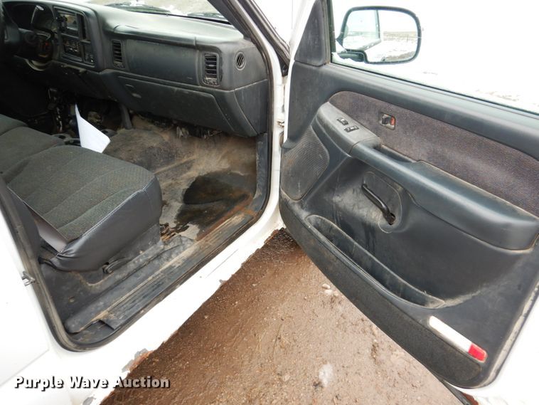 image for item DF7371 2001 GMC Sierra 1500 pickup truck