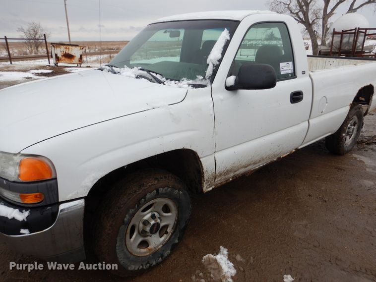 image for item DF7371 2001 GMC Sierra 1500 pickup truck