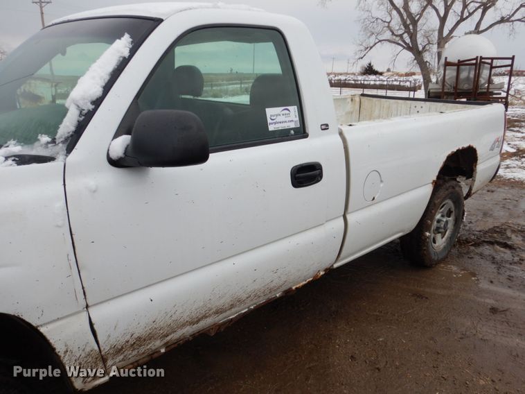 image for item DF7371 2001 GMC Sierra 1500 pickup truck