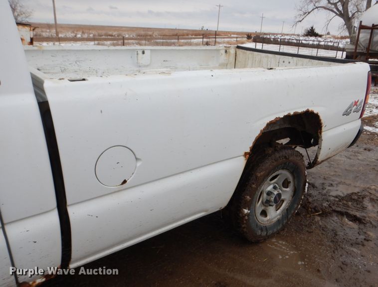 image for item DF7371 2001 GMC Sierra 1500 pickup truck