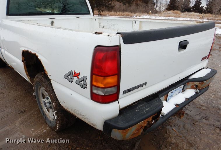 image for item DF7371 2001 GMC Sierra 1500 pickup truck