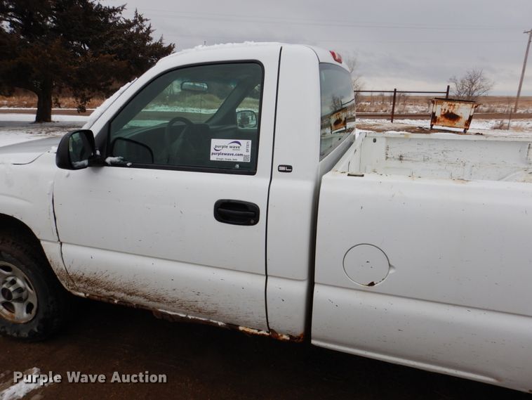 image for item DF7371 2001 GMC Sierra 1500 pickup truck