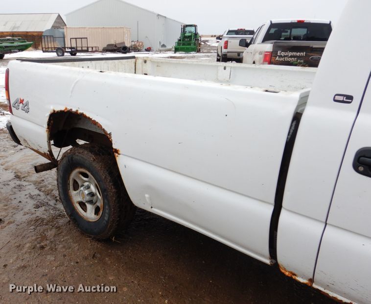 image for item DF7371 2001 GMC Sierra 1500 pickup truck