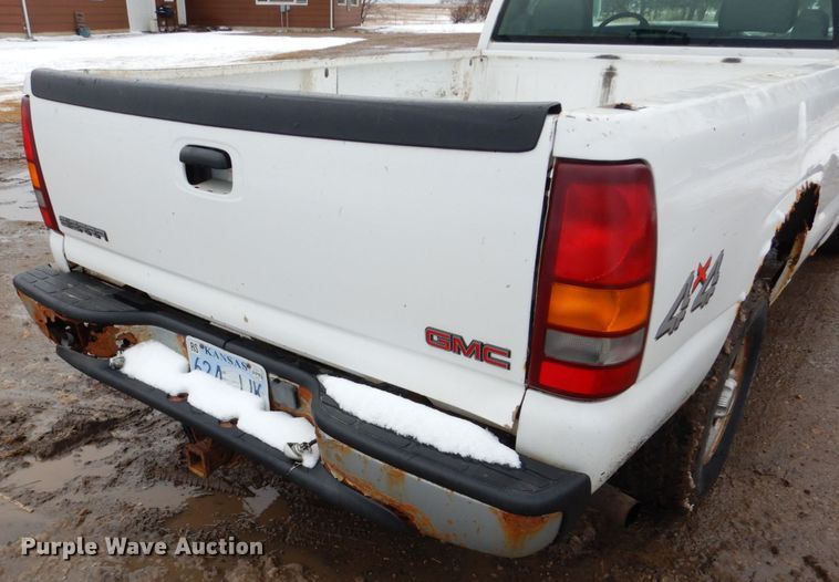 image for item DF7371 2001 GMC Sierra 1500 pickup truck