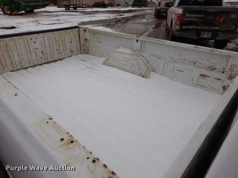 image for item DF7371 2001 GMC Sierra 1500 pickup truck