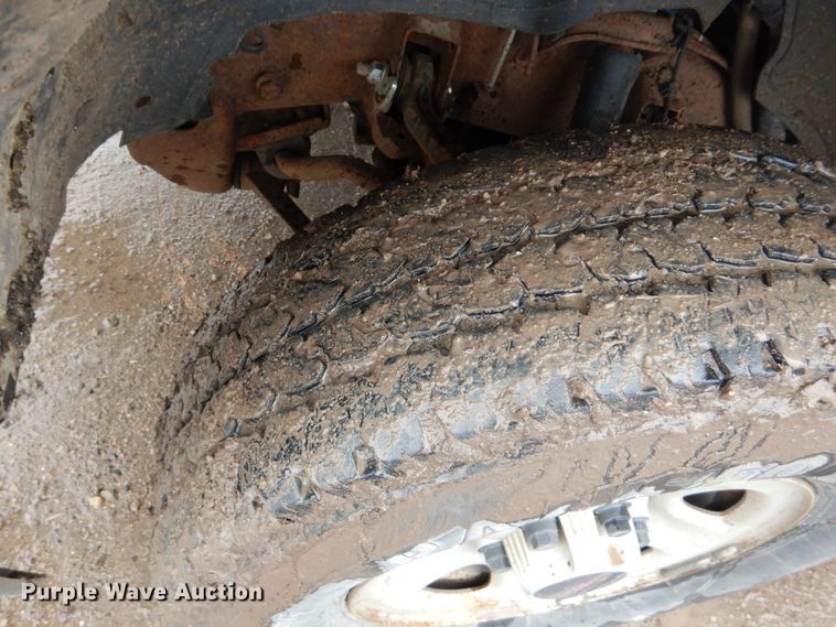 image for item DF7371 2001 GMC Sierra 1500 pickup truck