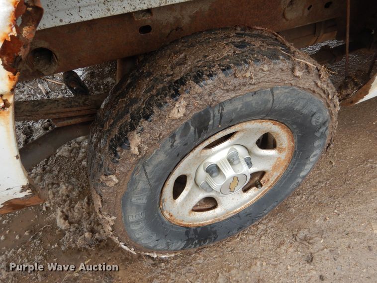 image for item DF7371 2001 GMC Sierra 1500 pickup truck