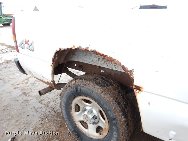 image for item DF7371 2001 GMC Sierra 1500 pickup truck