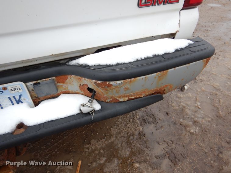 image for item DF7371 2001 GMC Sierra 1500 pickup truck