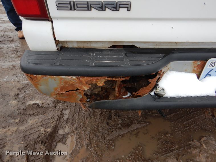 image for item DF7371 2001 GMC Sierra 1500 pickup truck