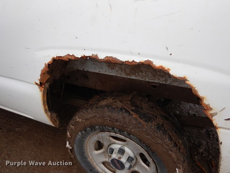 image for item DF7371 2001 GMC Sierra 1500 pickup truck