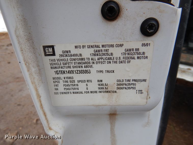 image for item DF7371 2001 GMC Sierra 1500 pickup truck