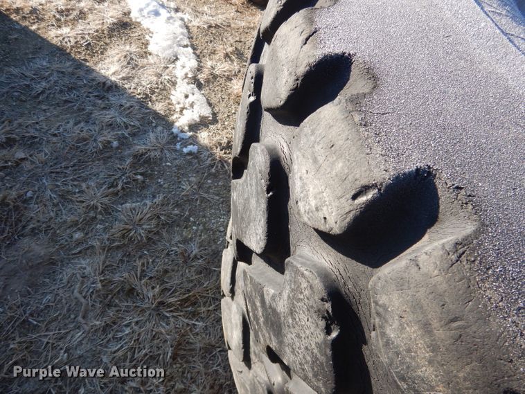 image for item DG5914 (4) Michelin Radial 17.5R25 tires