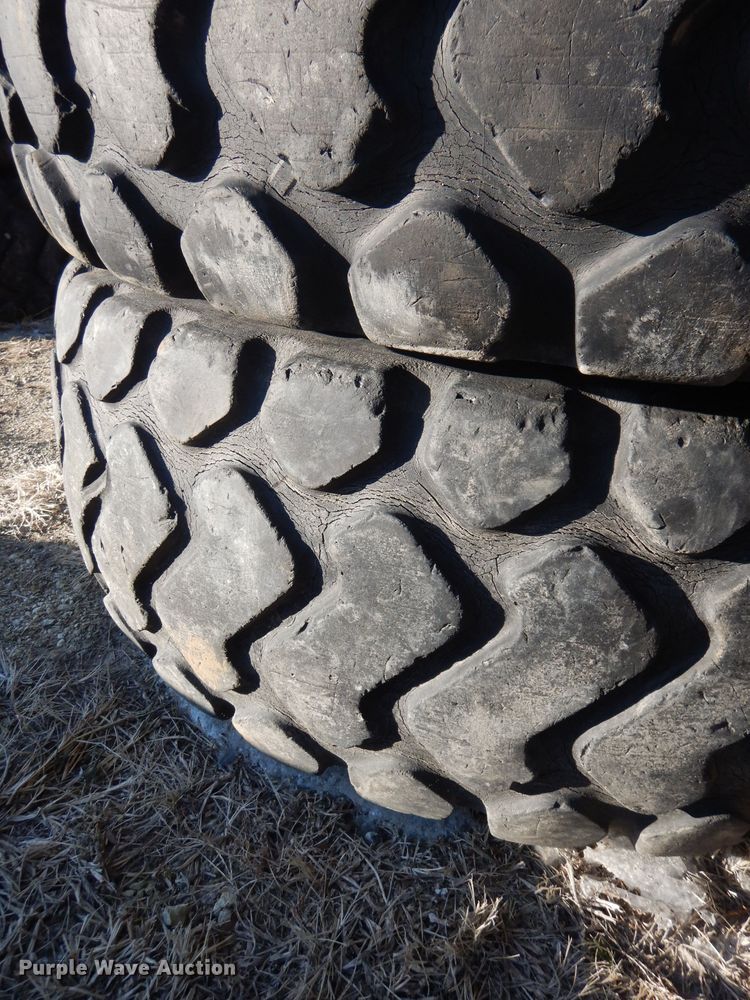 image for item DG5914 (4) Michelin Radial 17.5R25 tires