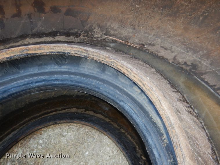 image for item DG5914 (4) Michelin Radial 17.5R25 tires