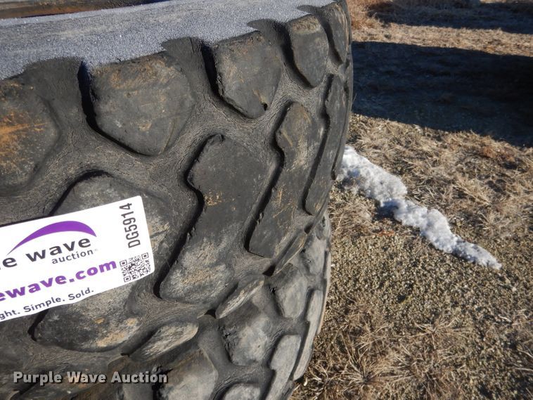 image for item DG5914 (4) Michelin Radial 17.5R25 tires