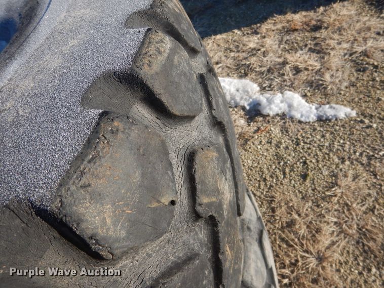 image for item DG5914 (4) Michelin Radial 17.5R25 tires