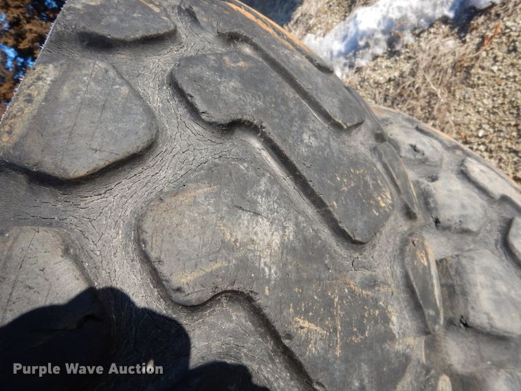 image for item DG5914 (4) Michelin Radial 17.5R25 tires