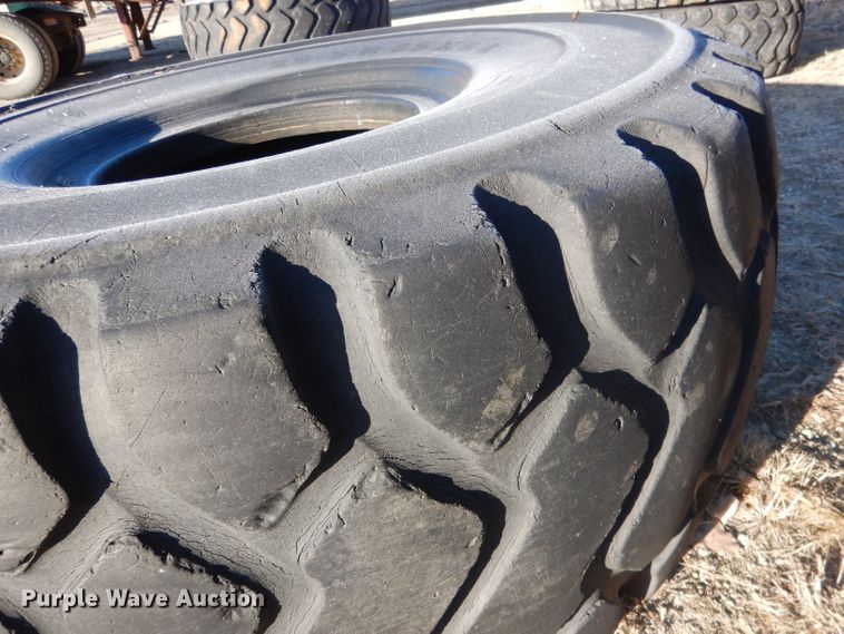 image for item DG5917 Michelin Radial 29.5R25 tire