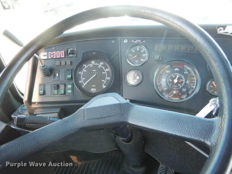 image for item DG5924 1995 Van Hool T845 coach bus