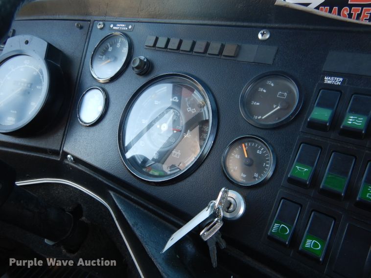 image for item DG5924 1995 Van Hool T845 coach bus