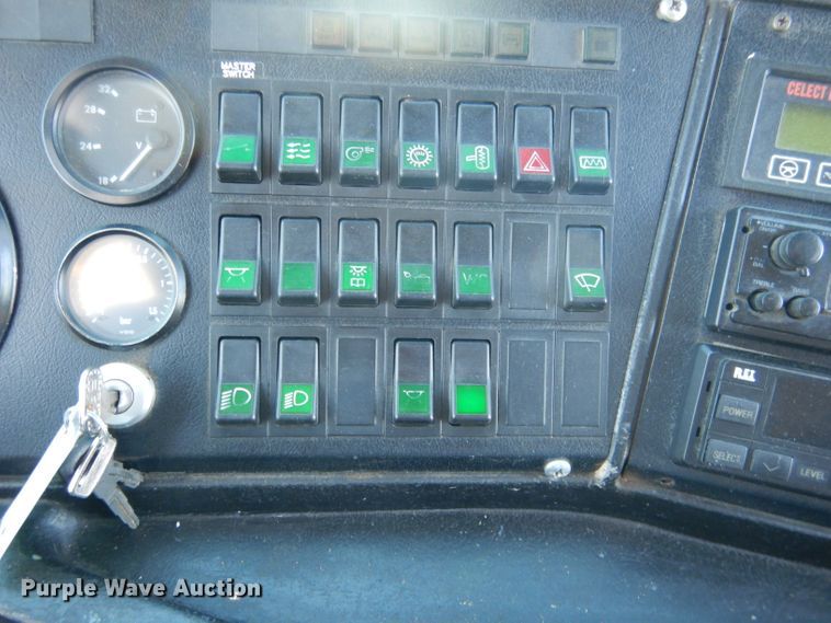 image for item DG5924 1995 Van Hool T845 coach bus