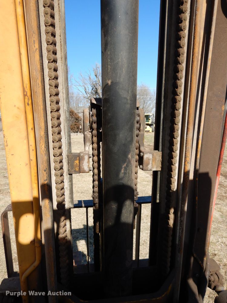 image for item DG6309 1979 Hyster P60A forklift