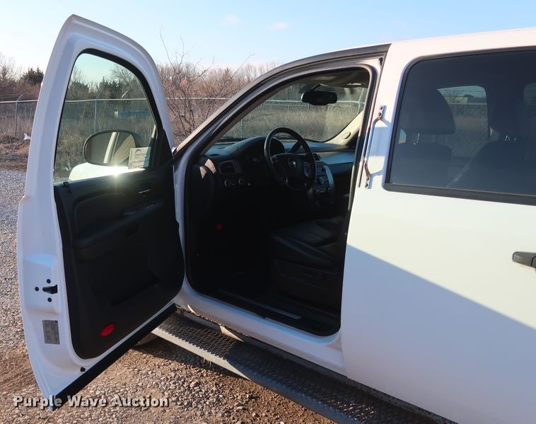 image for item DH0847 2007 Chevrolet Suburban 2500 LS SUV