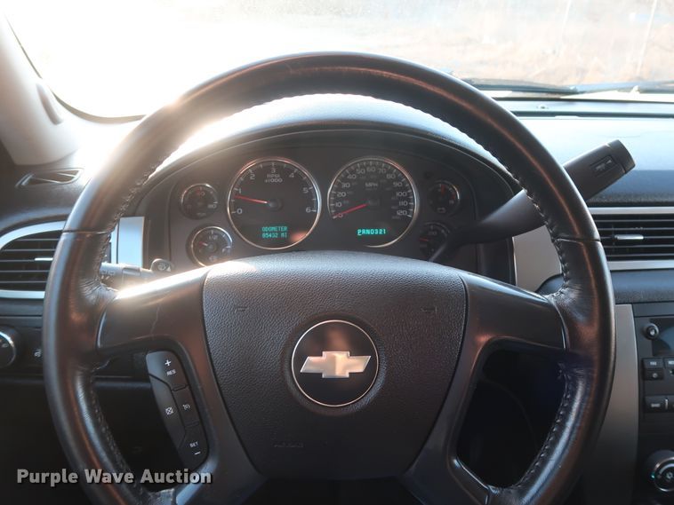 image for item DH0847 2007 Chevrolet Suburban 2500 LS SUV