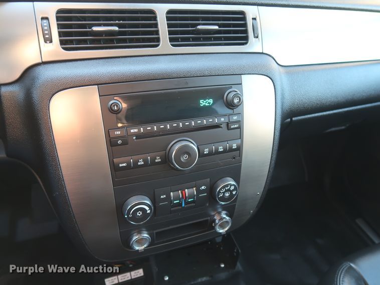 image for item DH0847 2007 Chevrolet Suburban 2500 LS SUV