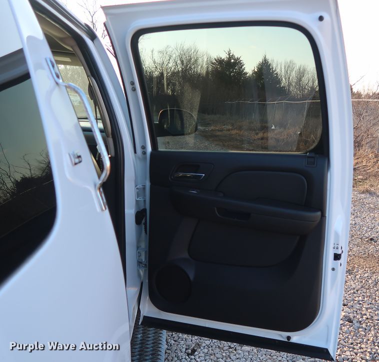 image for item DH0847 2007 Chevrolet Suburban 2500 LS SUV