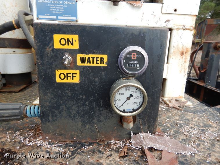 image for item DH2295 1999 Maxey vacuum trailer