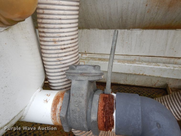 image for item DH2295 1999 Maxey vacuum trailer