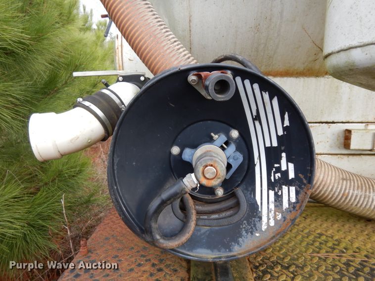 image for item DH2295 1999 Maxey vacuum trailer