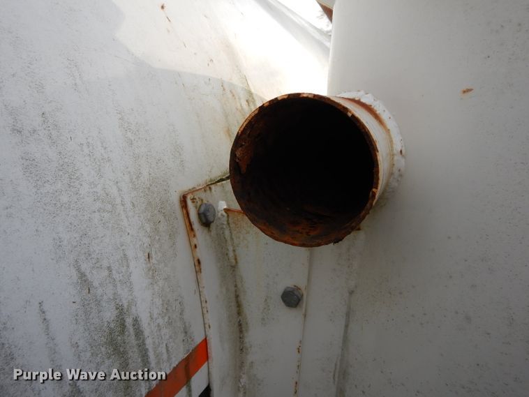 image for item DH2295 1999 Maxey vacuum trailer