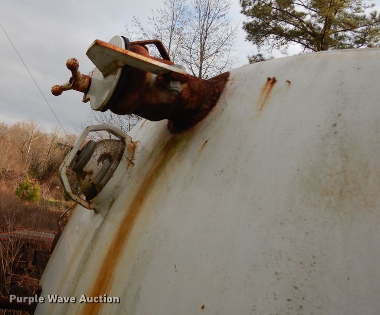 image for item DH2295 1999 Maxey vacuum trailer