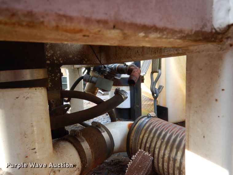 image for item DH2295 1999 Maxey vacuum trailer