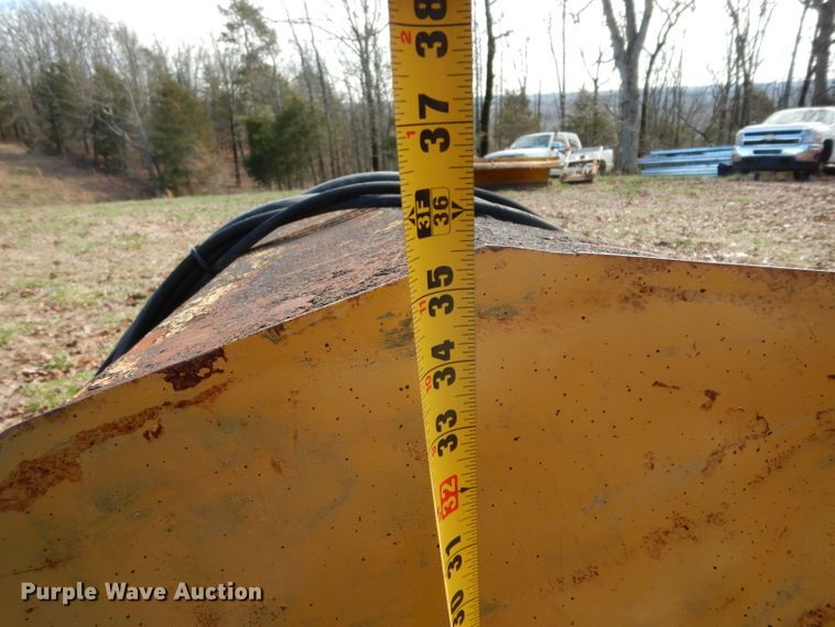 image for item DH2330 78"W broom