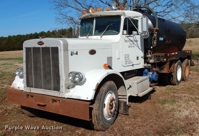 image for item DH2333 1985 Peterbilt 359 vacuum truck