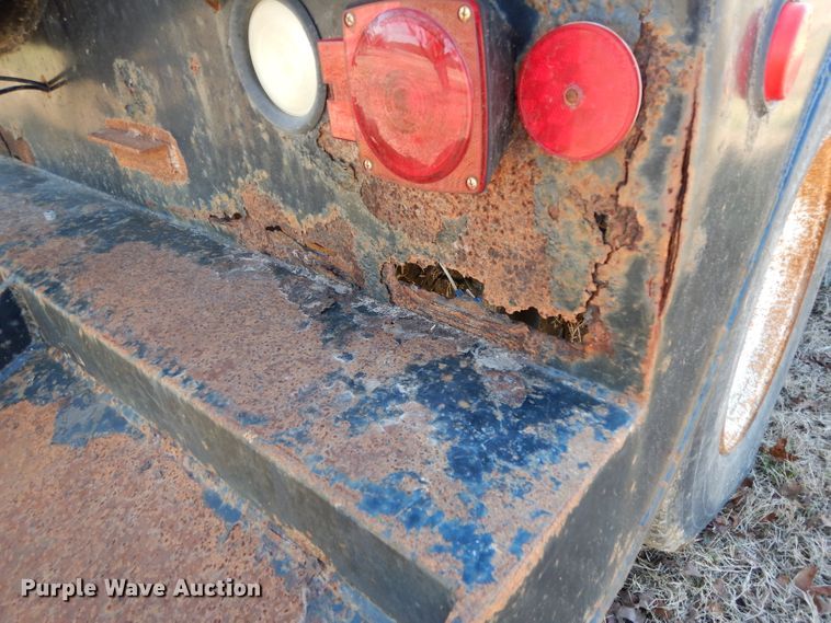 image for item DH2333 1985 Peterbilt 359 vacuum truck