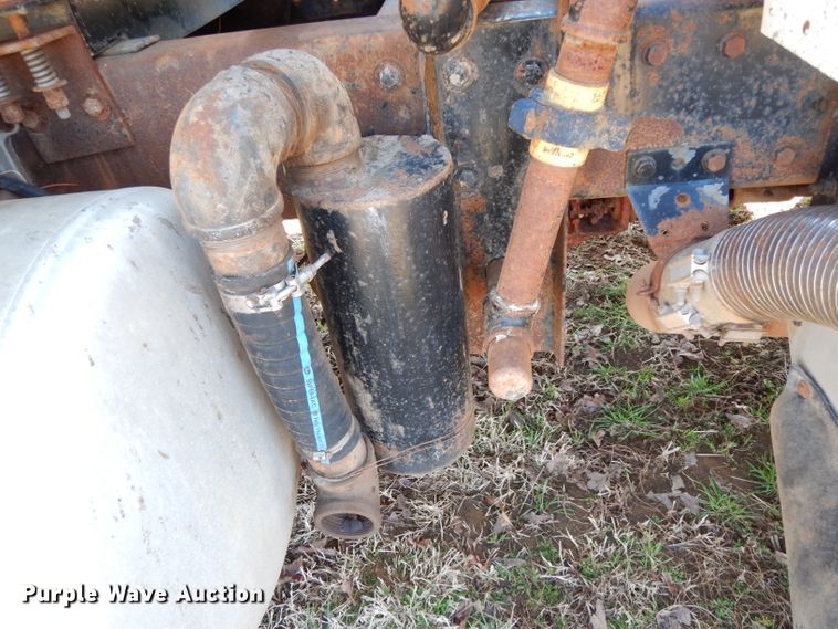 image for item DH2333 1985 Peterbilt 359 vacuum truck