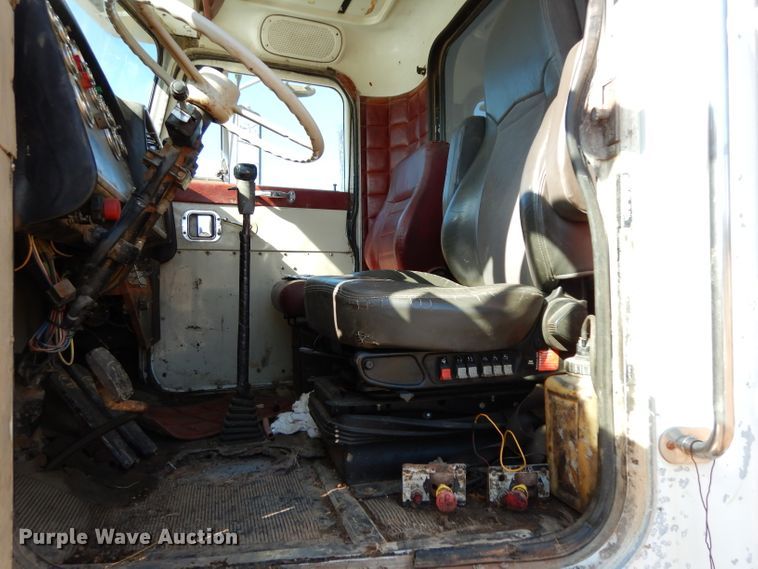 image for item DH2333 1985 Peterbilt 359 vacuum truck