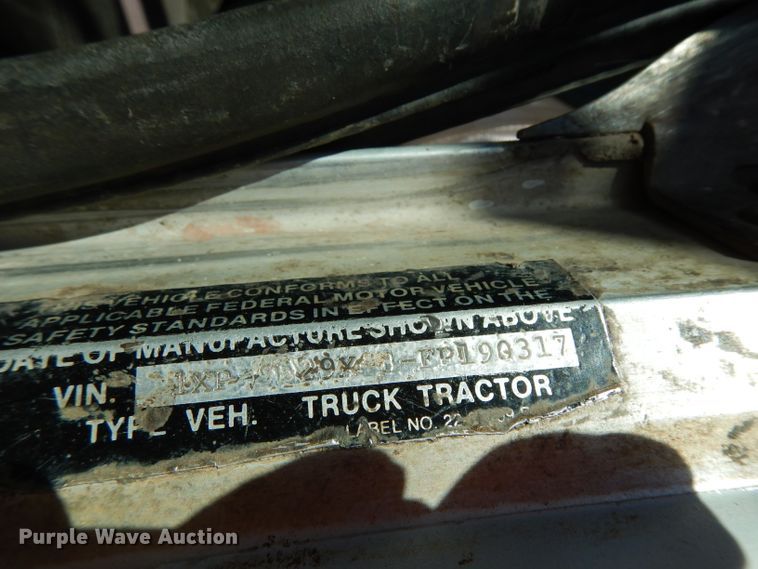 image for item DH2333 1985 Peterbilt 359 vacuum truck